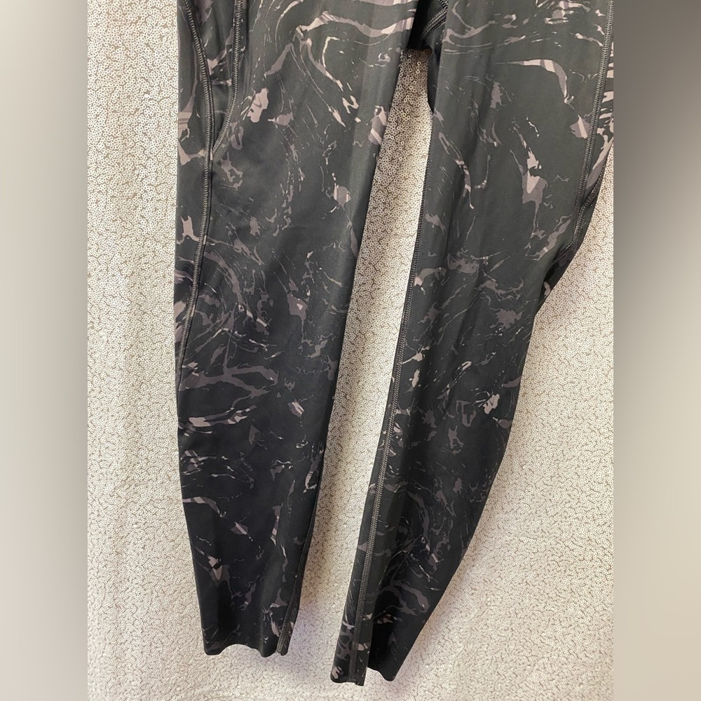 Athleta 444653 Velocity Stash Pocket Marble Tight Pant | size: Small - Picture 3 of 6